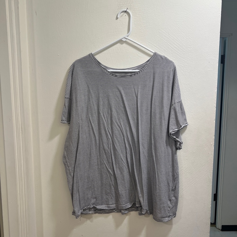 OVERSIZED TEE